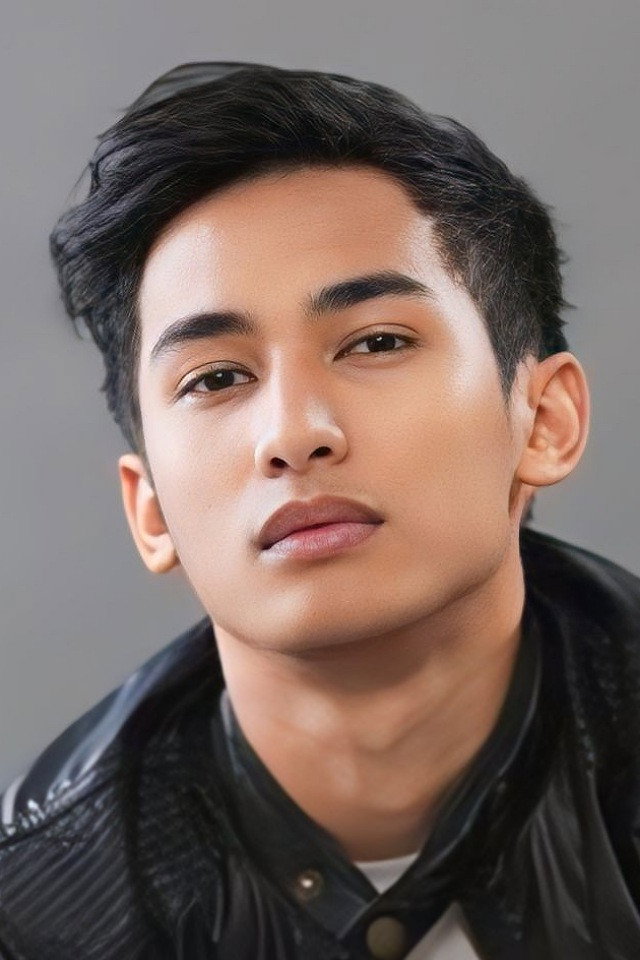 Ardit Erwandha as Aghi in Stip & Pensil