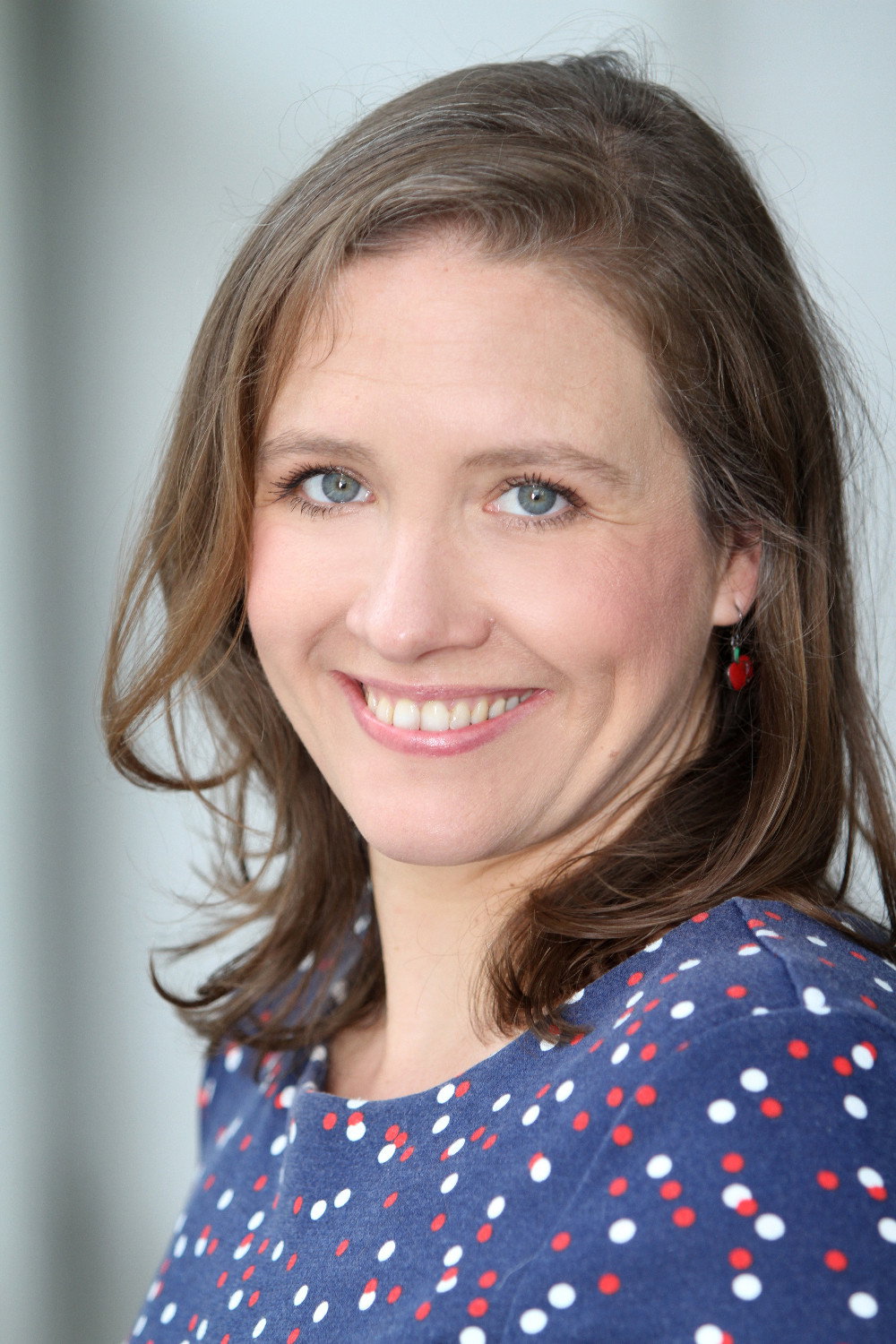 Nana Spier as Birgit in Mutter mit 16