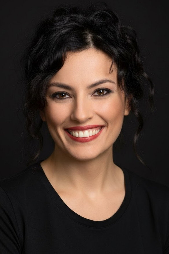 Dilşad Bozyiğit as Özge Turgan in Parmaklıklar Ardında