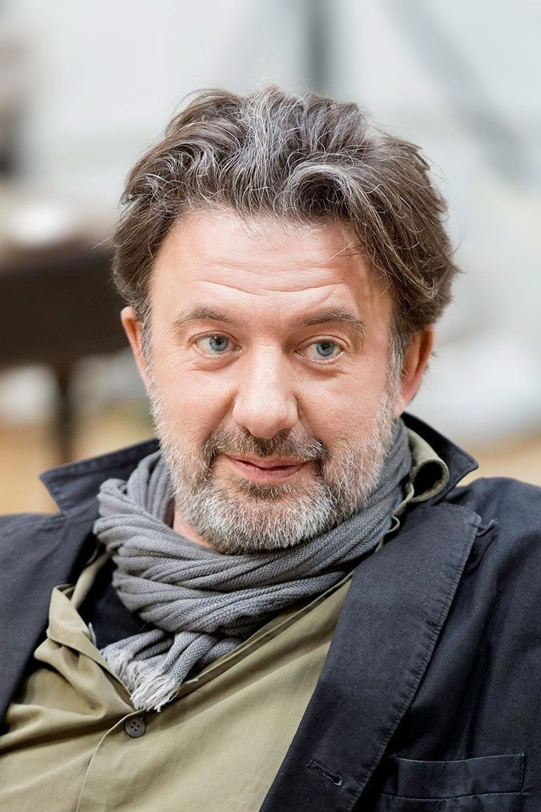 Jay Villiers as Francis Ehames in The International