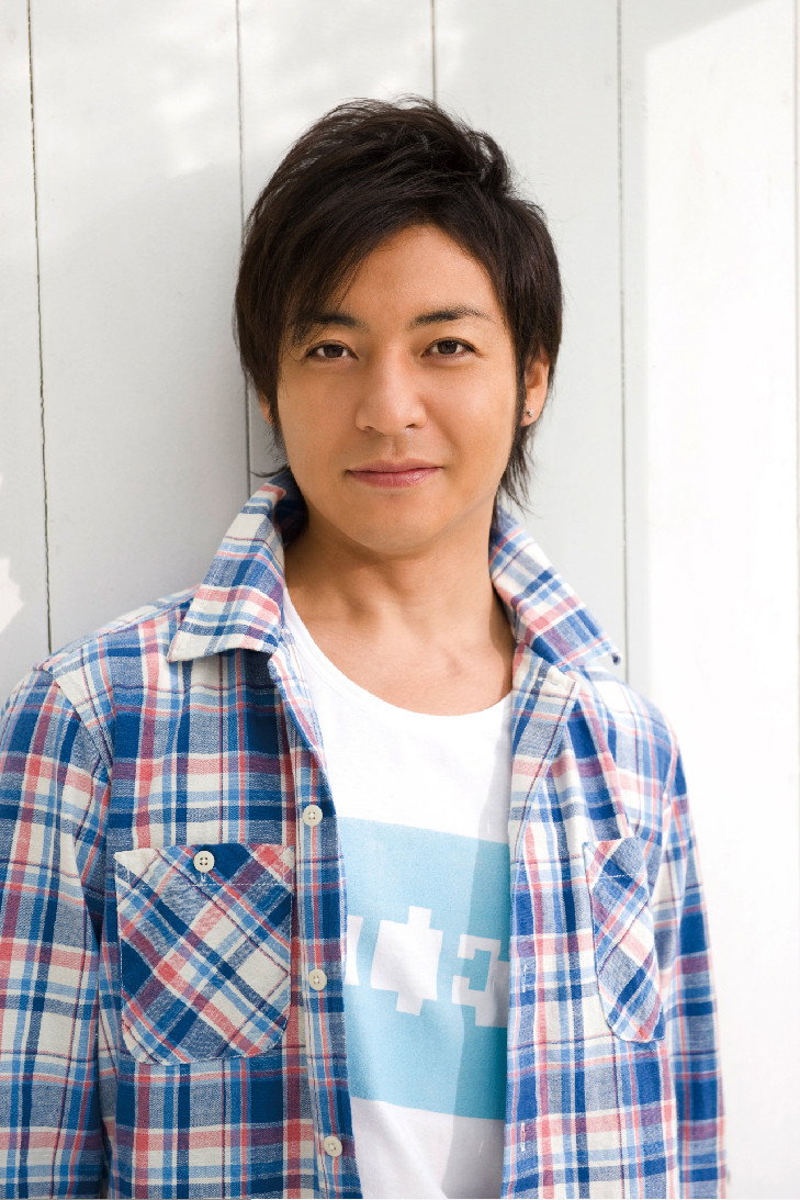 つるの剛士 as Akiyama Takumi in Desperate Motherhood
