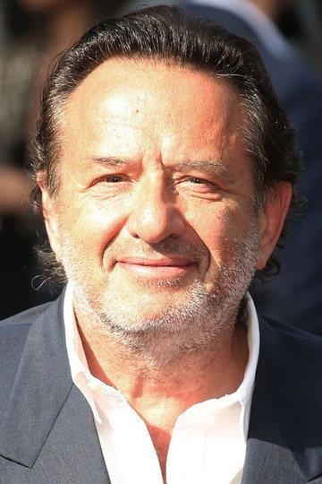 Ludi Boeken as Jurgen Warmbrunn in World War Z