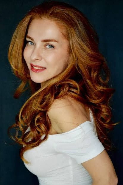 Işıl Mete as Leman in Promise of the Heart