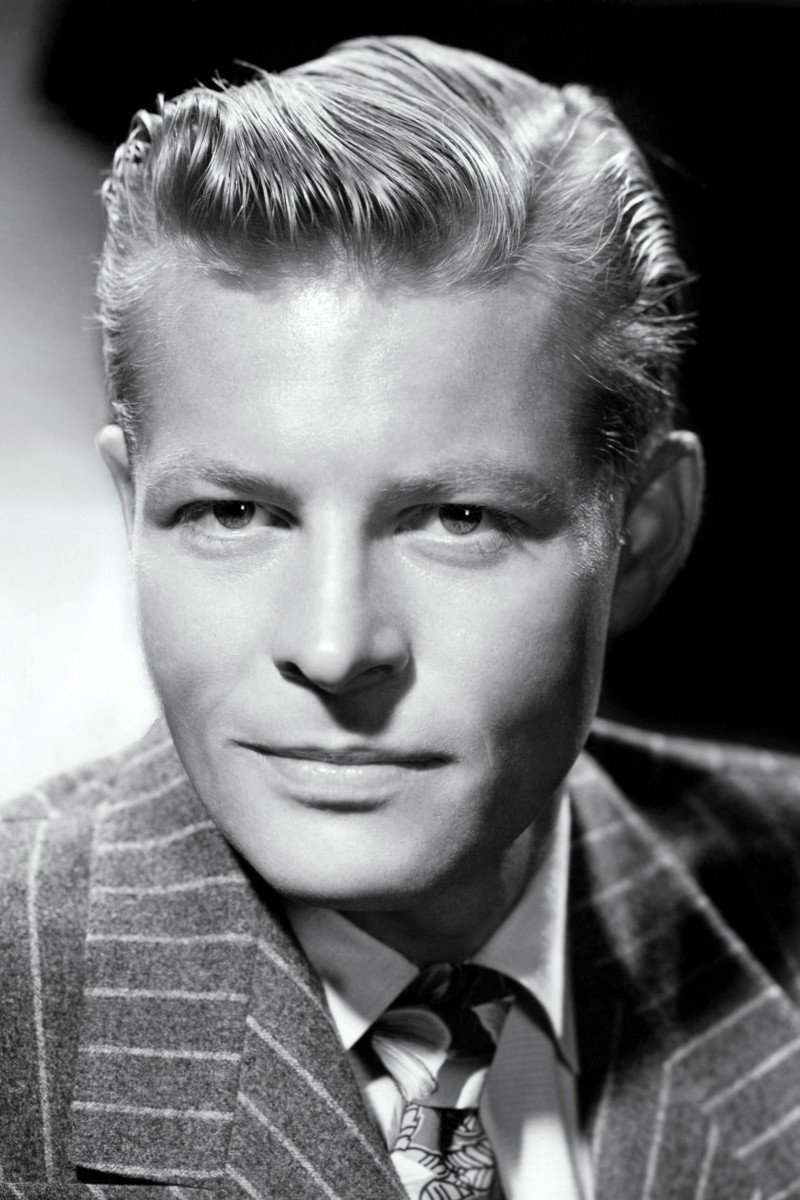 Kurt Kreuger as Lt. Von Kleist in Escape in the Desert