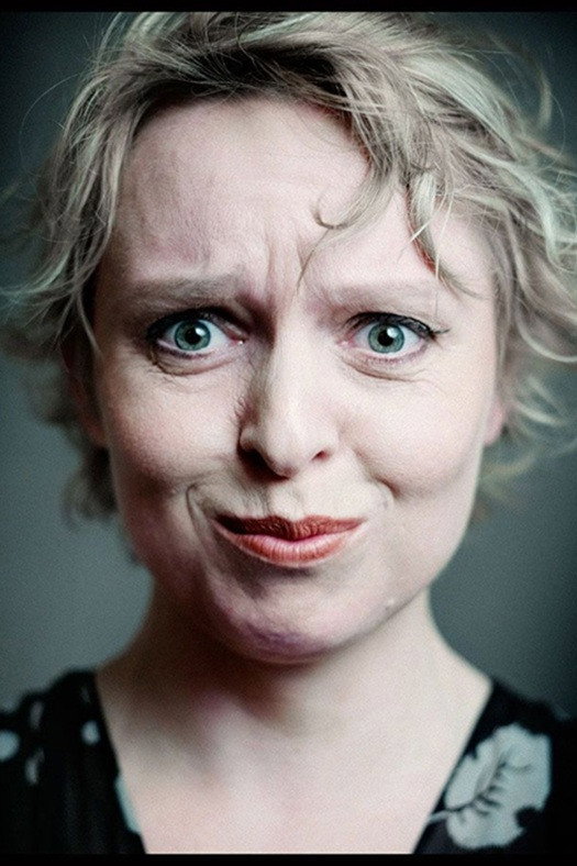Dorine Niezing as Suusje Dekker in In de Vlaamsche pot