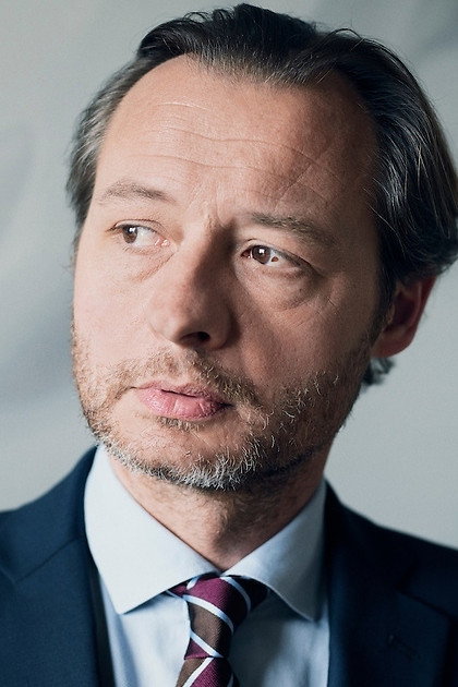 Bertrand Constant as Edgar in L'école des espions