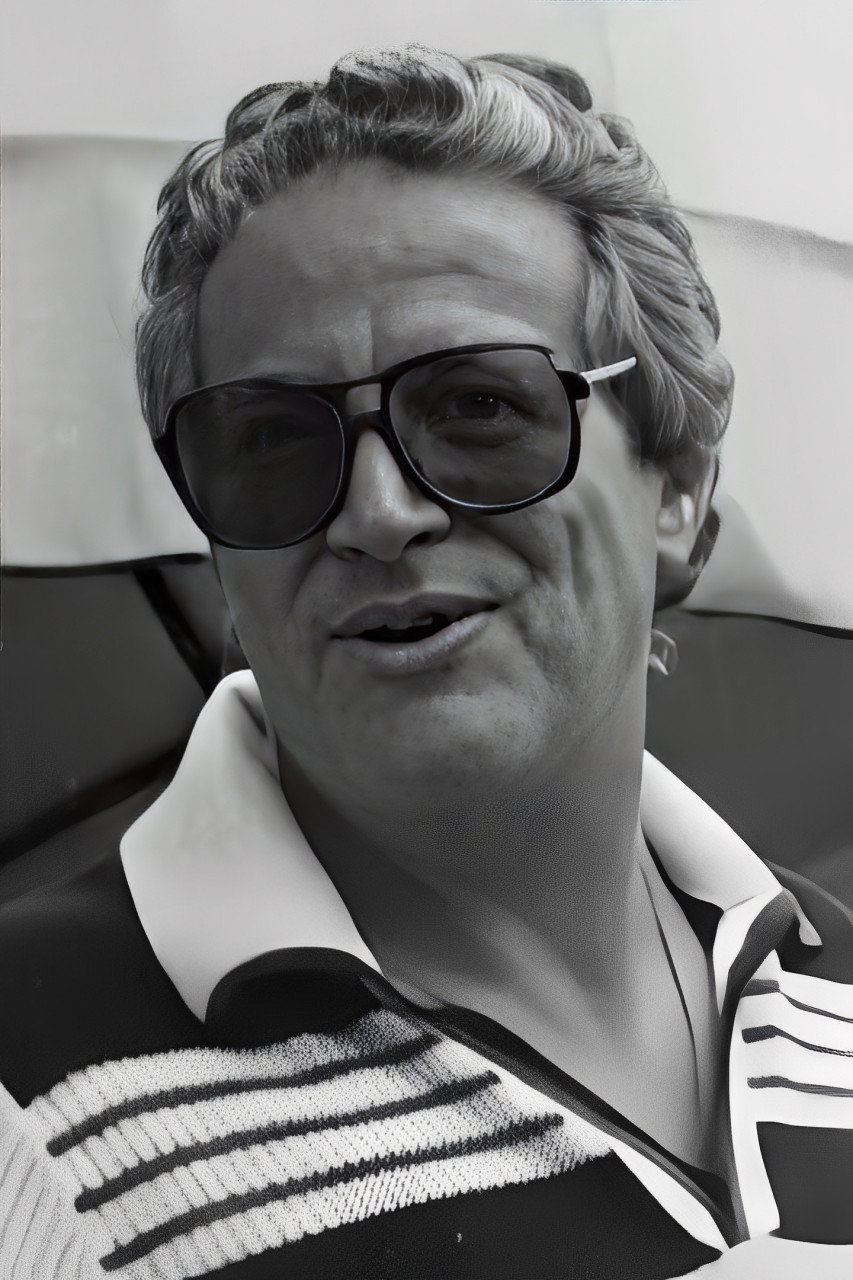 Gonzaga Blota as Osvaldo in Cidade Perdida