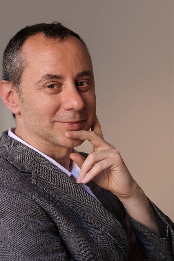 Alessandro Fullin as Riccardo in Belli dentro