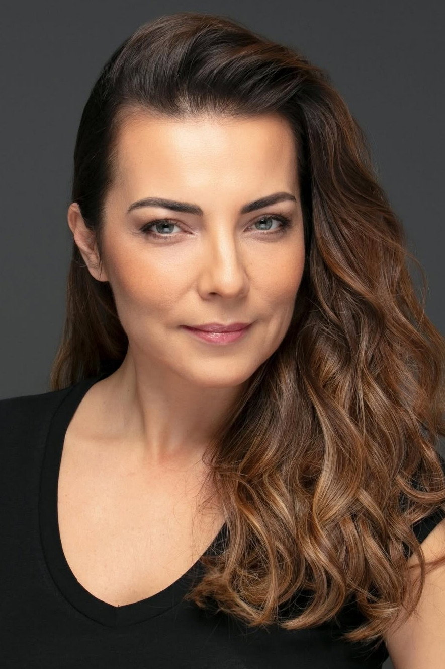 Burcu Kara as Zeynep in Elveda Derken
