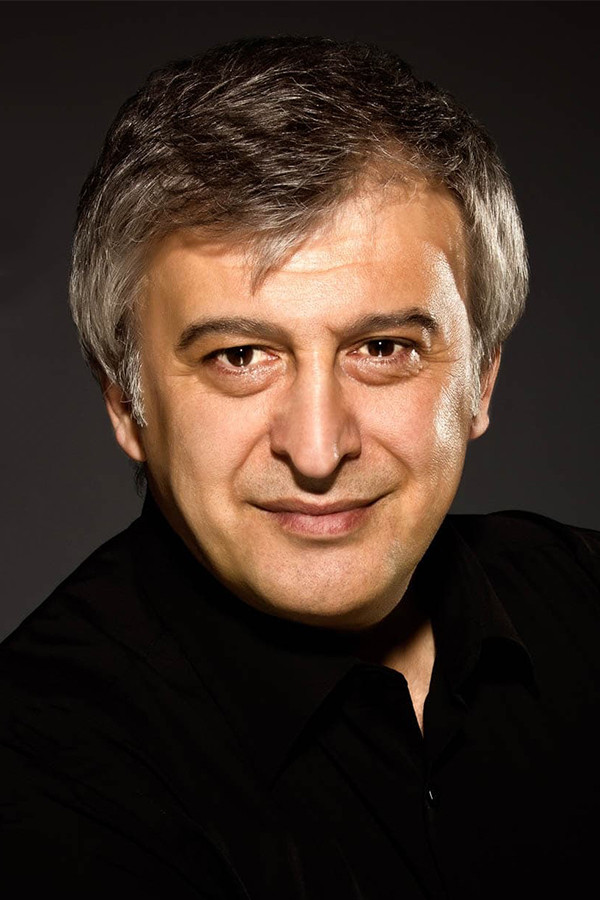 Hüseyin Avni Danyal as Zafer Demiray in Kızım Nerede