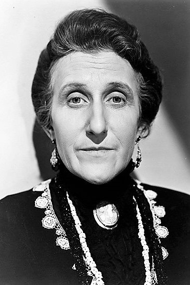 Minerva Urecal as Agatha Brewster in The Ape Man