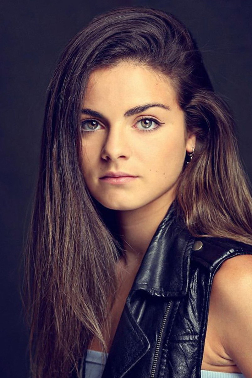Lucía de la Puerta as Nina in Baddie