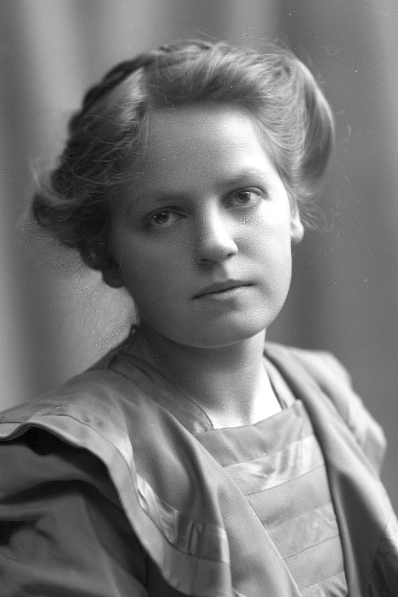 Greta Almroth as Clara - Helders dotter in Judge Not