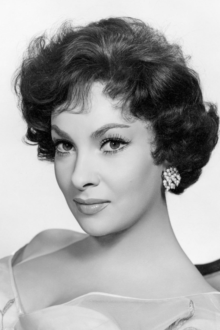 Gina Lollobrigida as Toni Vincente in Strange Bedfellows