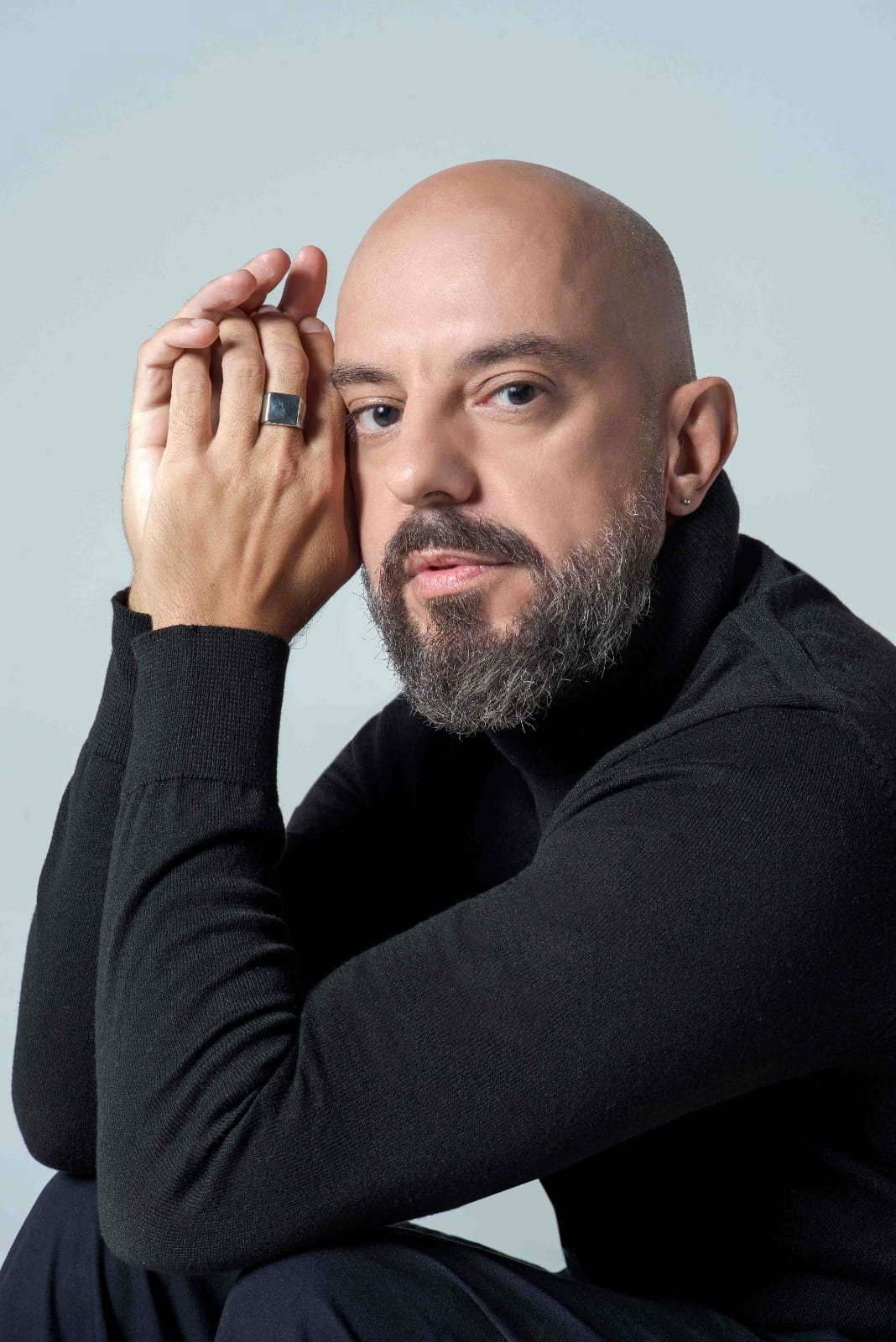 Renato Turnes as Sergio in Livros Restantes
