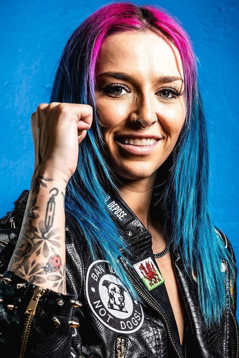 Steffanie Newell as Nixon Newell in EVE Let's Make History!