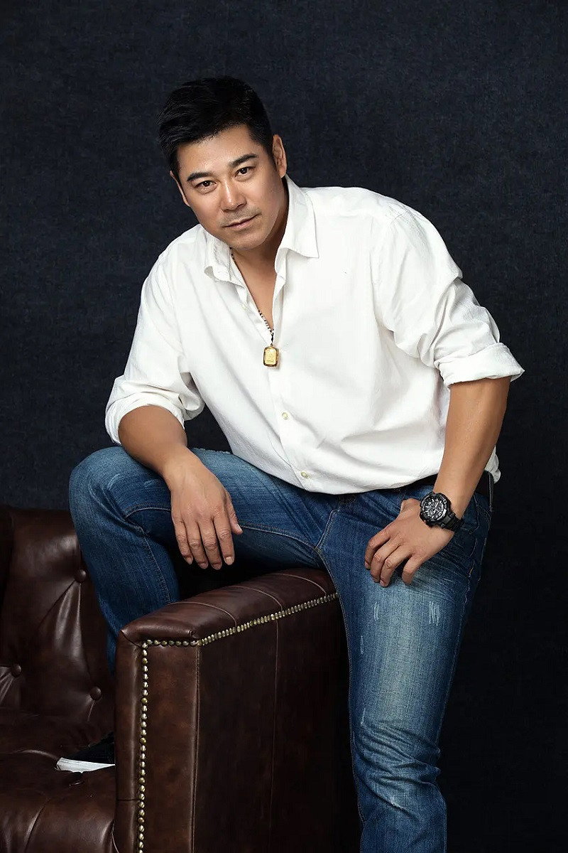 Wen Jiang as 范仲淹 in The Legend of Kaifeng
