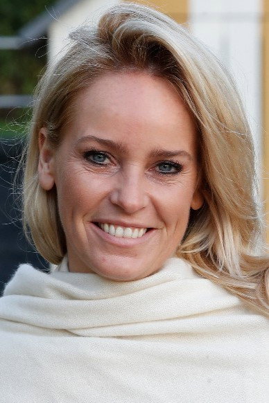 Ellen Callebout as Self in De Verhulstjes