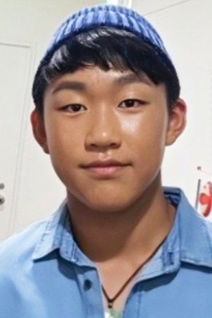 천보근 as Elementary School Student Ghost in Hello Ghost