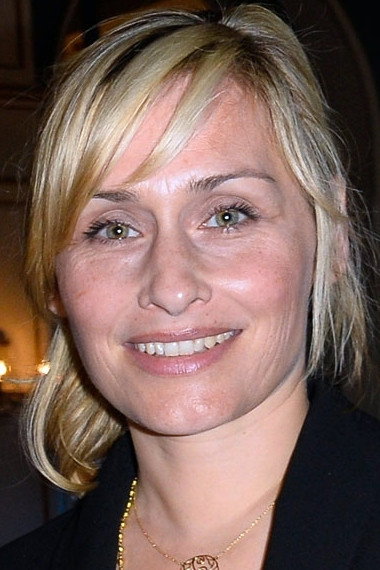 Élodie Hesme as Ana de Navelle in Meurtres à Blois