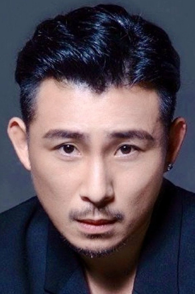 张庆庆 as Zhu Ying Jun in Female CEO Love Me