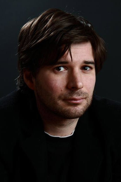 Alexandru Mihăescu as Felix Goldschmidt in Red Gloves