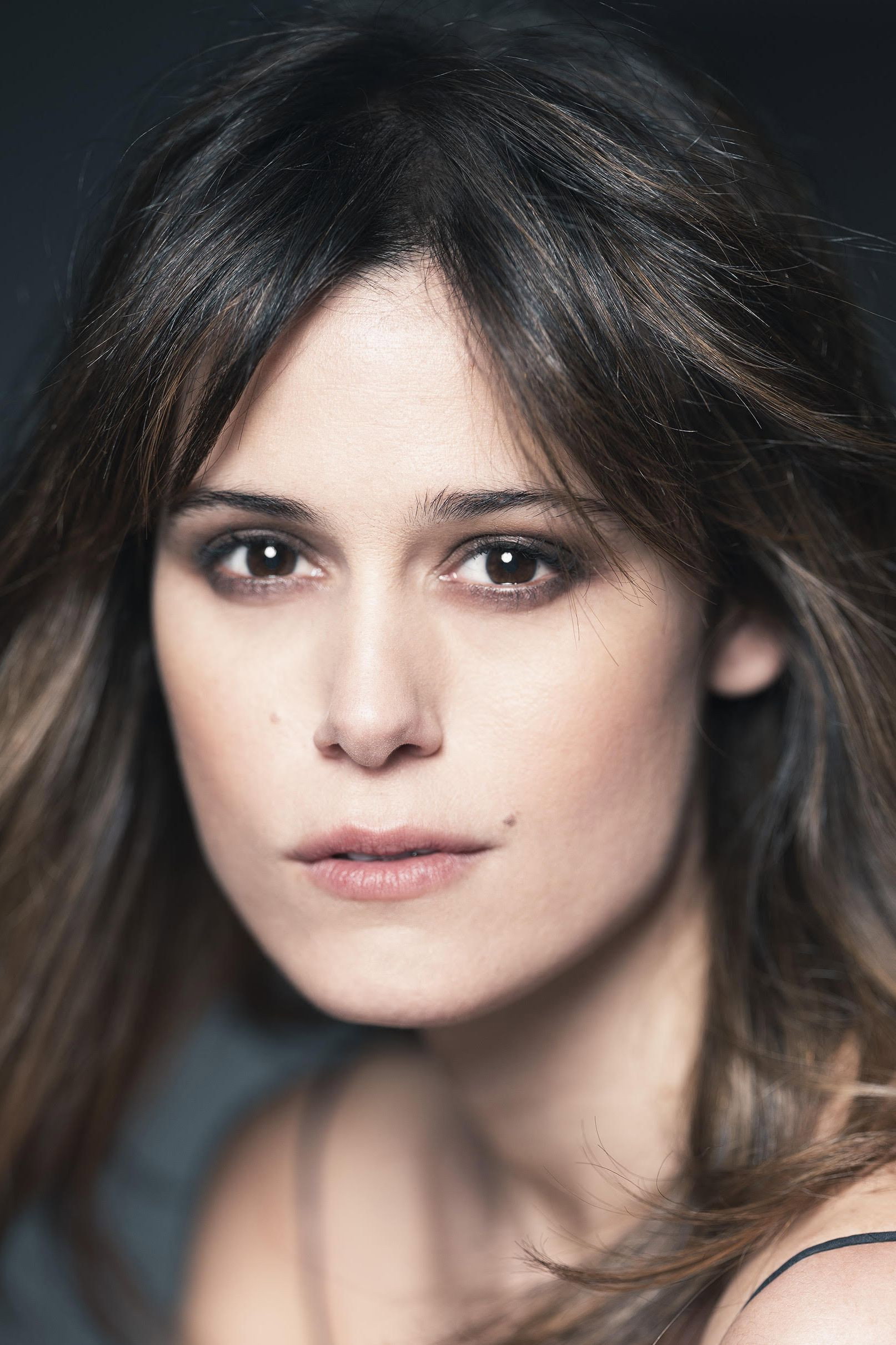 Elisabeth Larena as Laura in Cross the Line