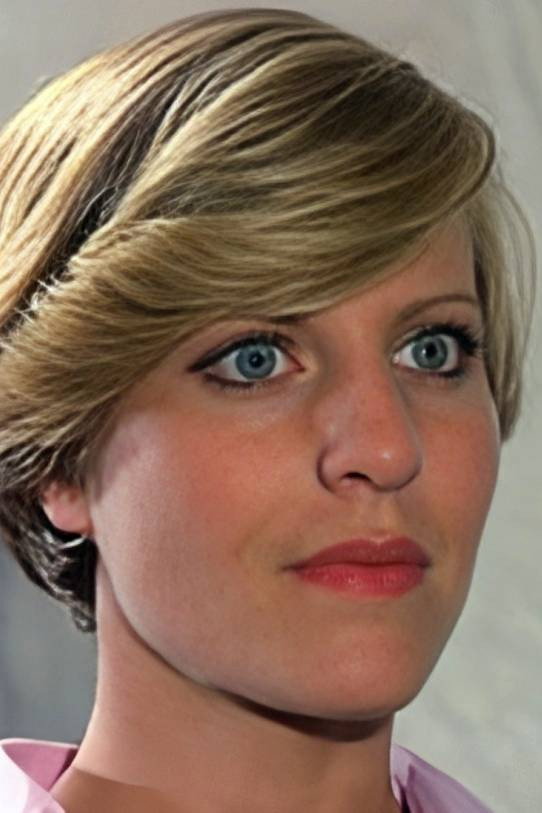 Chantal Arnaud as Josée in Le Bouche-trou