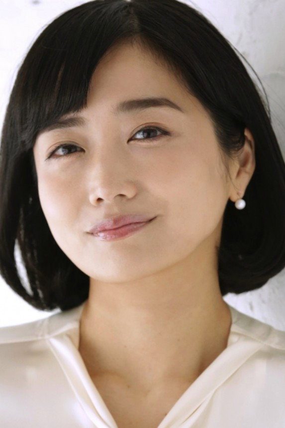 佐藤江梨子 as Moeko in Night People