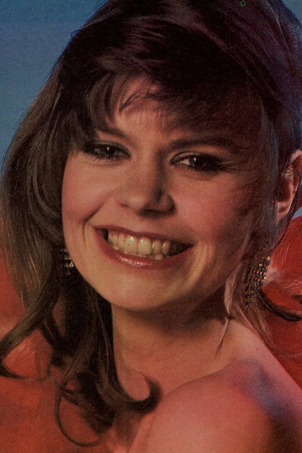 Tara Aire as Tara in Never So Deep
