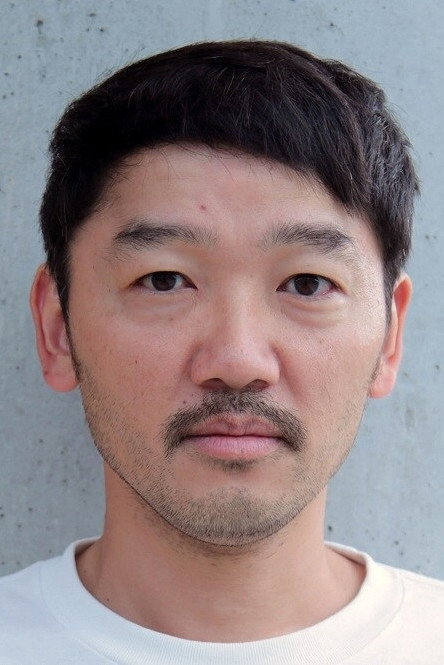 土佐和成 as Naruse Koichi in The Asayama Family