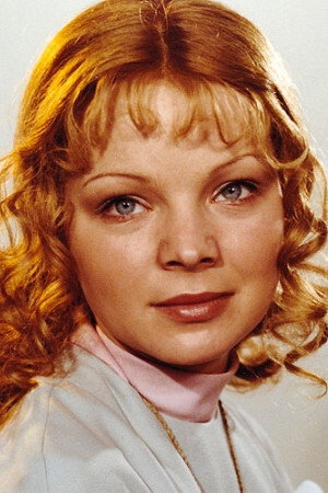 Monika Hálová as Pavlova dívka in Waiting for the Rain