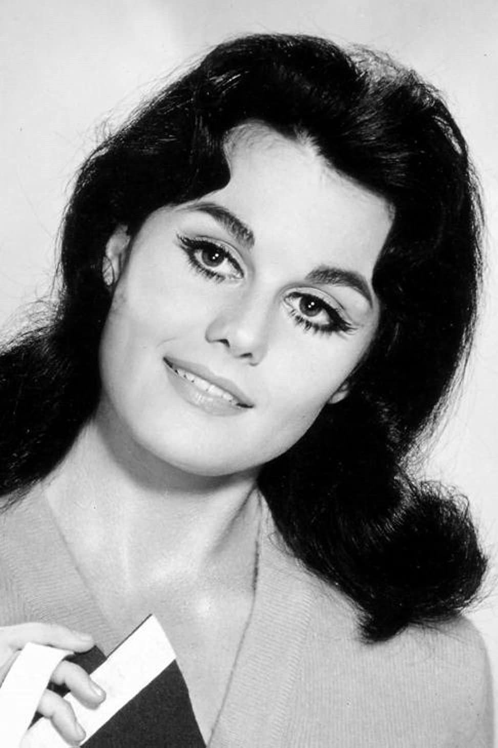 Sharon Hugueny as Pam Burns in The Young Lovers