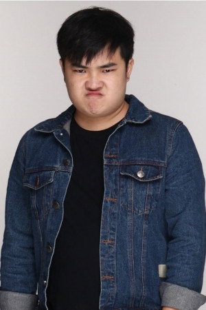 徐宏杰 Hongjie Xu as Fatty in Tomb Raiders: Secrets of Tianxing Tomb