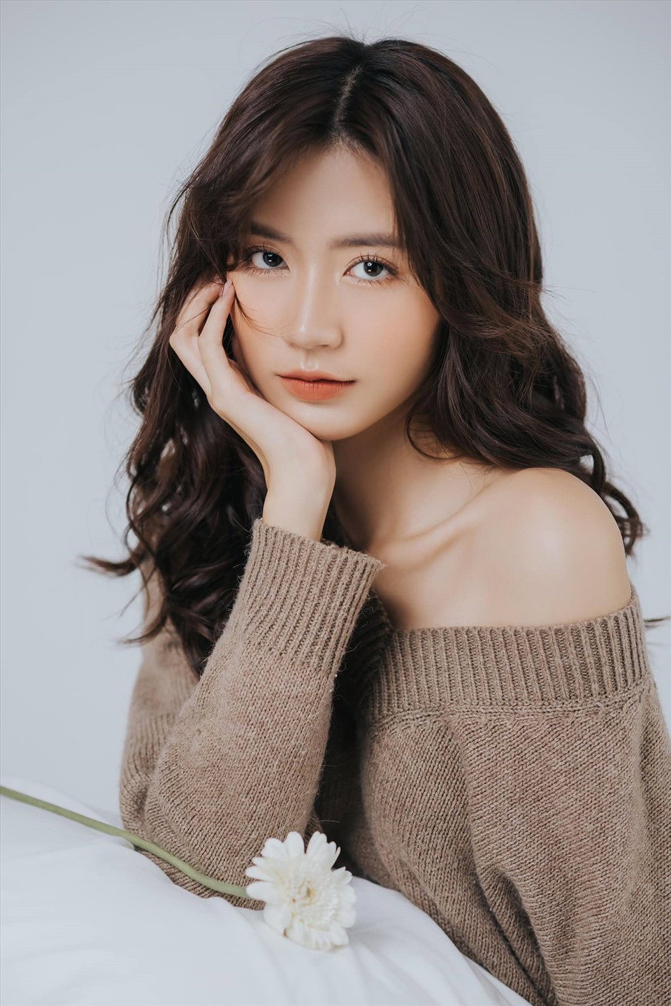 Nguyễn Ngọc Huyền as Mai Thị Xuân in Dịu Dàng Màu Nắng
