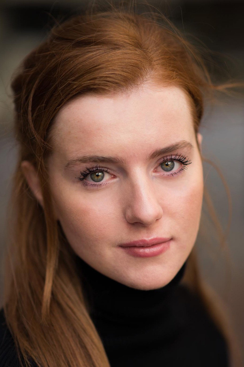 Hannah Onslow as Janine in Empire of Light