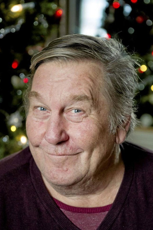 Pierre Lindstedt as Staffan in Mysteriet på Greveholm