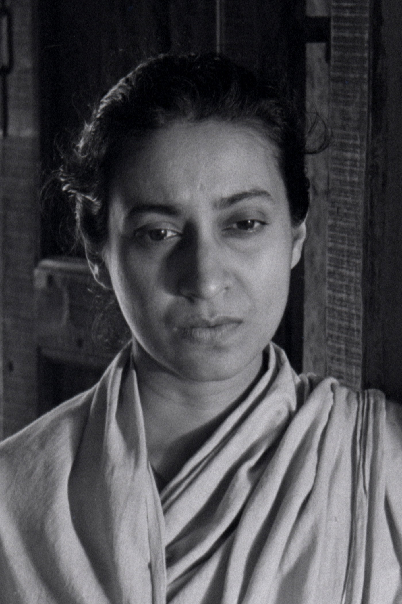 Karuna Banerjee as Sarbajaya Roy in পথের পাঁচালী