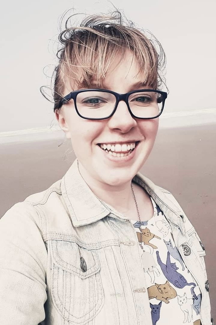 Sophie Ellen Buxton as Sam in Sam