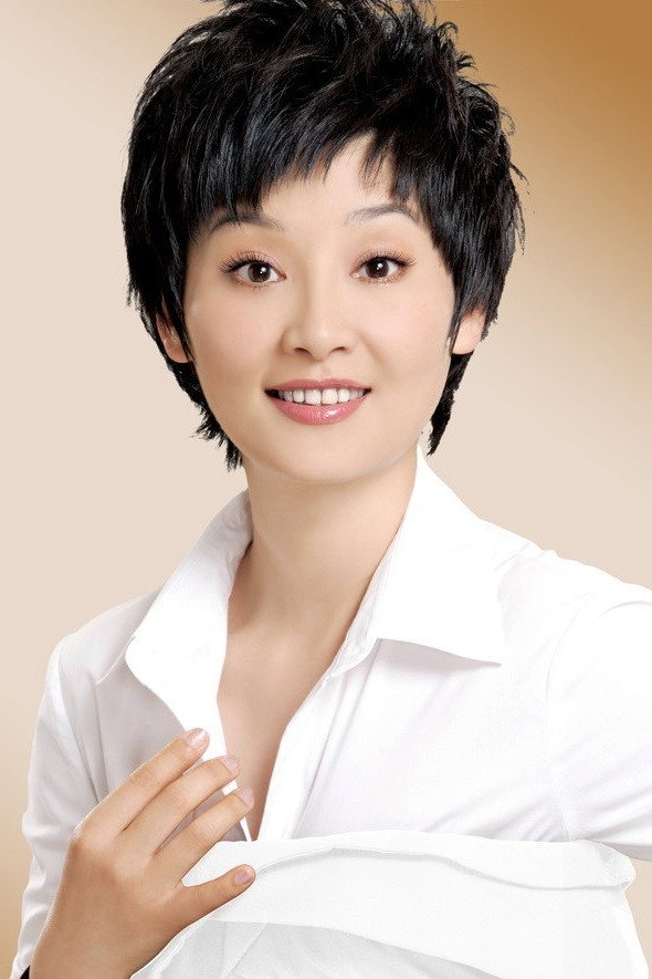 徐帆 as 陈白露 in 日出