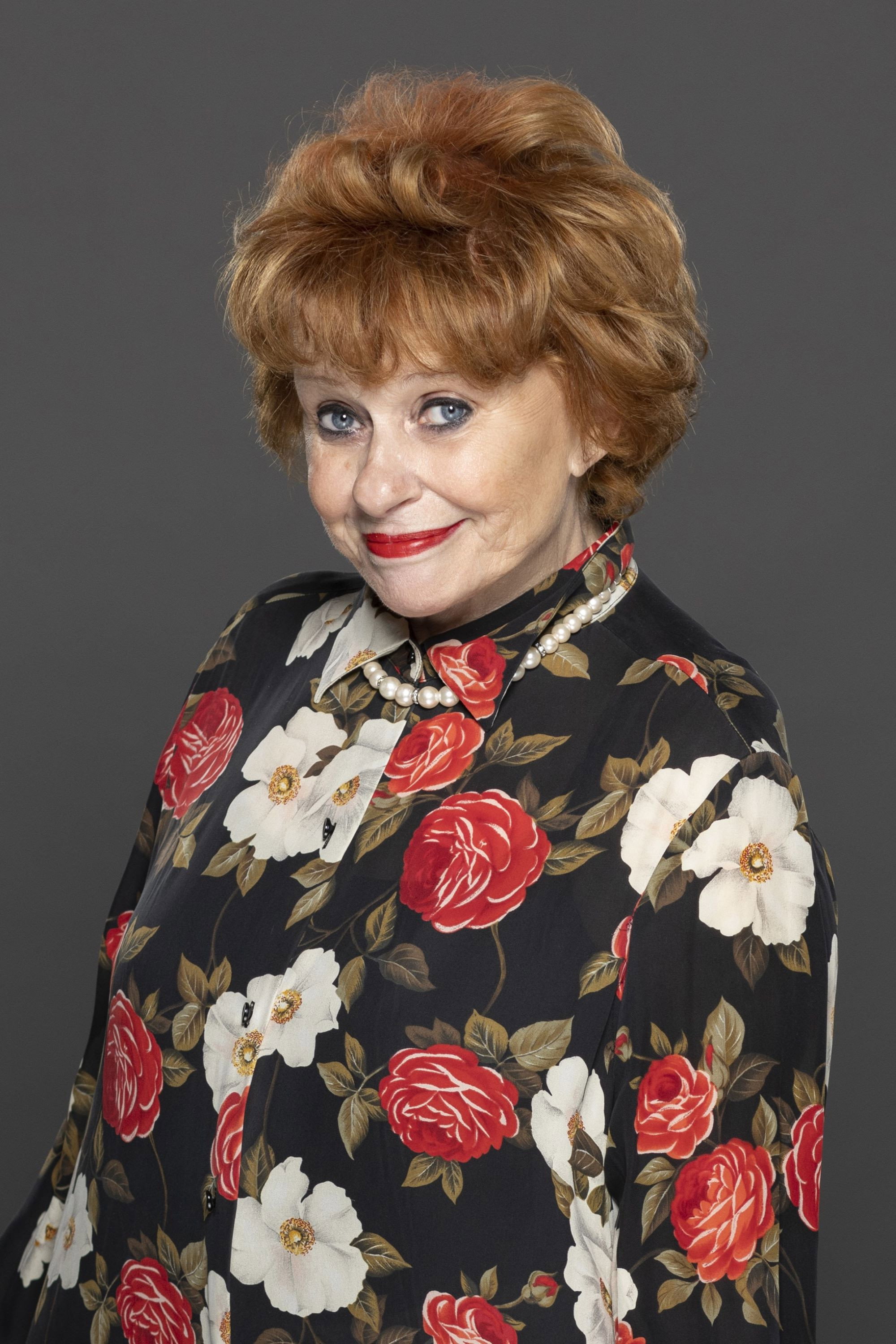 Esztergályos Cecília as Tücsök in Bunny