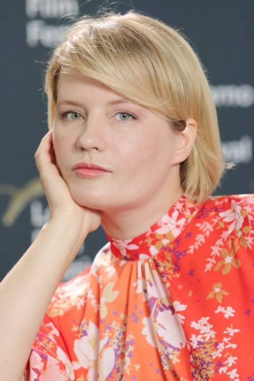Наталья Кудряшова as Natascha in The End of the Season