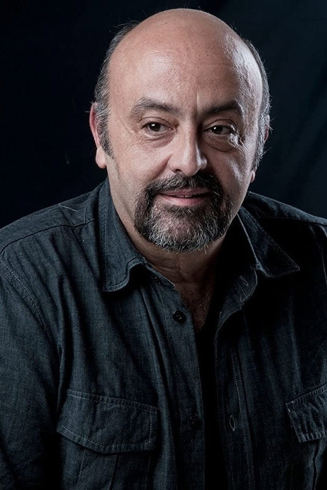 Jesús Castejón as Antonio in Seven Billiard Tables