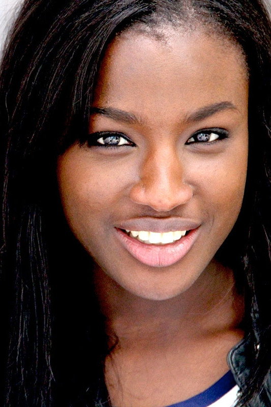 Mariama Gueye as Agnès Simon in Striking The Palace
