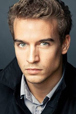Пётр Романов as Igor in I Am Dragon