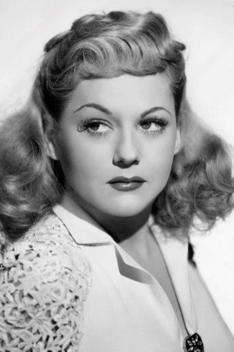 Patricia Knox as Belle in Flaming Bullets