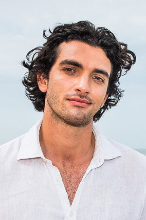 Silvio Migliore as Nino in De Redders