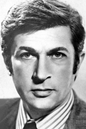 Игорь Кваша as Aleksandr Naumovich in Adam's Rib