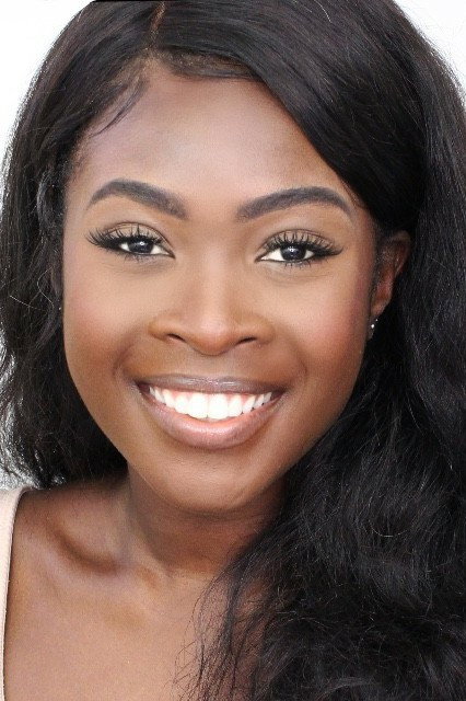 Queeny Kuffour as Becca in Christmas in Paris