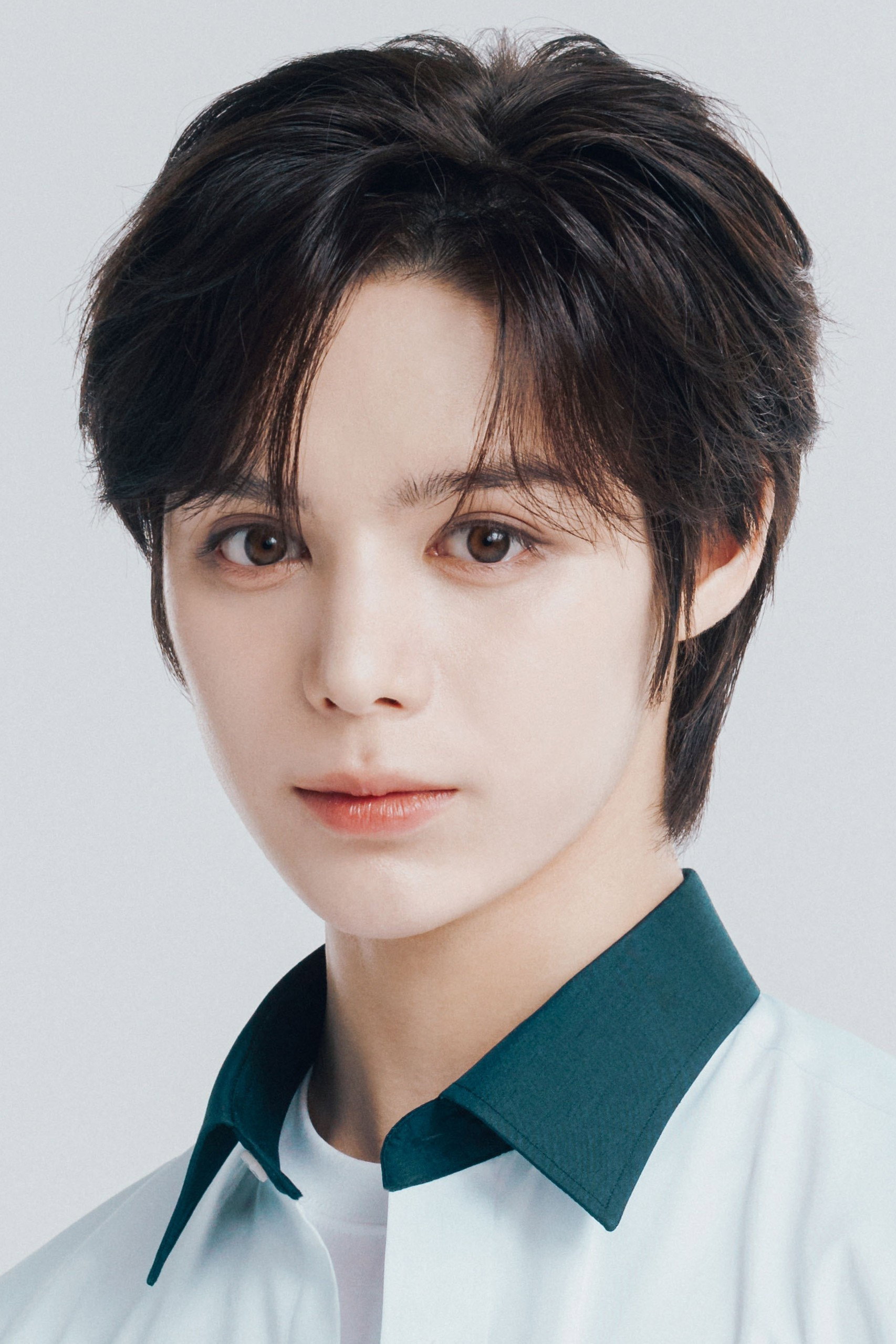 저스틴 as Self in Reply High School